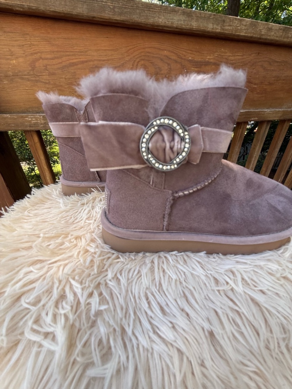 NIB Ugg Karlie Brooch Taupe Suede Shearling Short Boots